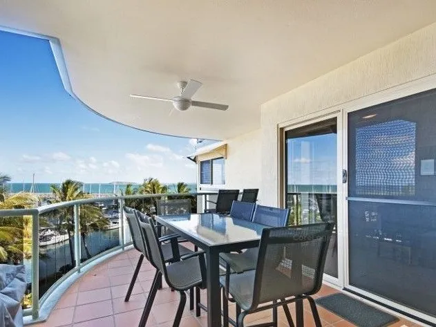 MARINA APARTMENT WITH POPULAR PLAN – PRIVATE BALCONY WITH GREAT VIEWS