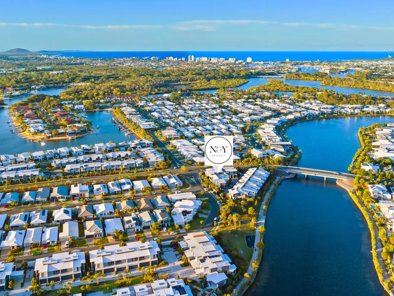 Modern Townhome In Amazing Lifestyle Location!