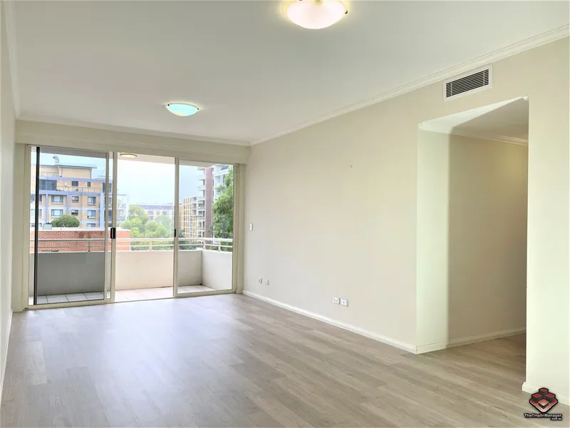 EAST FACING SPACIOUS 2 BEDROOMS WITH NEW FLOORBOARDS