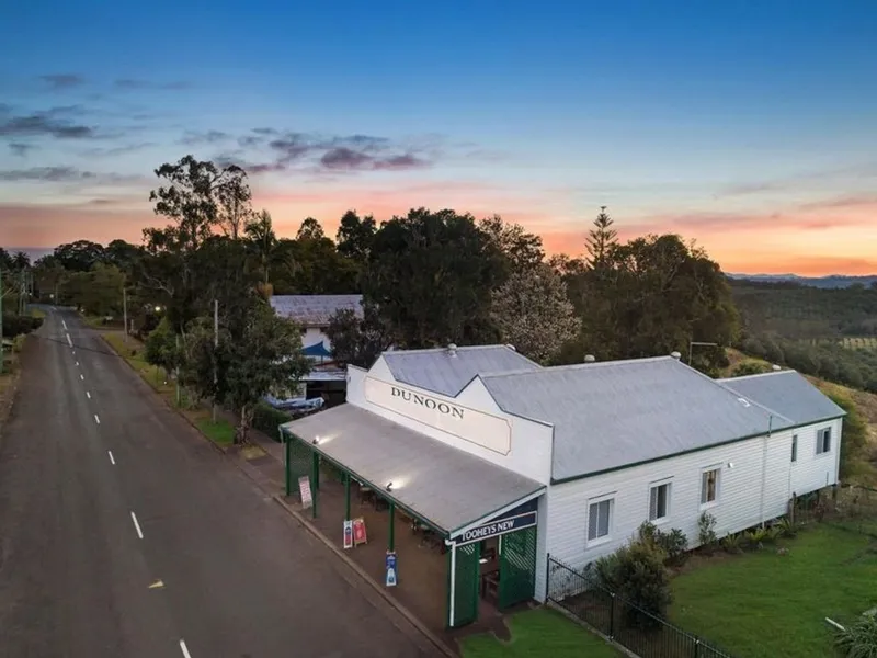 Relaxed Living, Stunning Views!