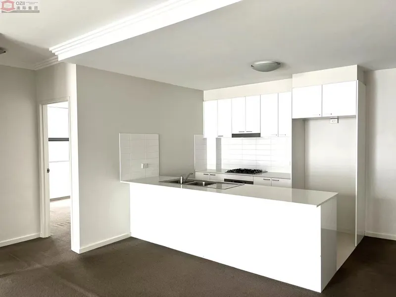 2 Bedroom apartment with prime location available for lease! Contact agent 0420 588 804