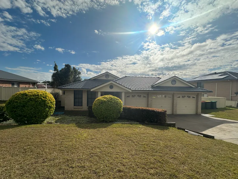 5 bedroom Family Home in quiet cul-de-sac