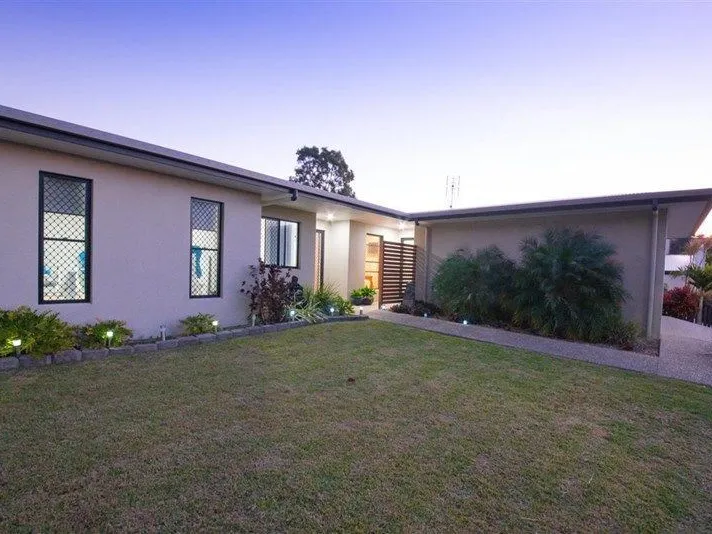 Large 2 Bedroom Duplex - Fresh and Contemporary!