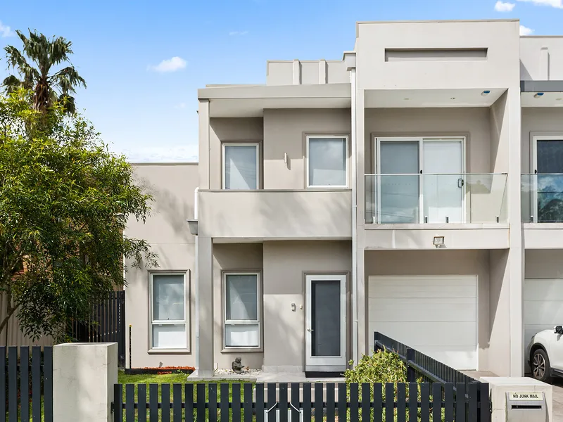 Super-Spacious Modern Living