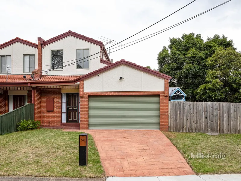 Creek side living on 332m2 approx.