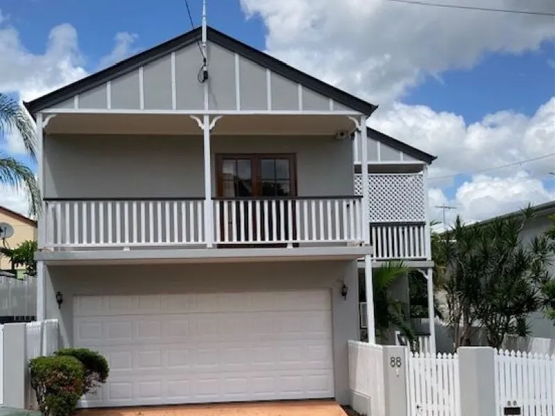 Bright inviting 3BR Townhouse