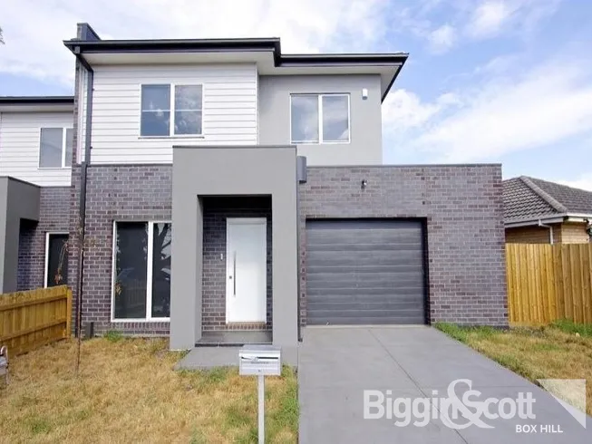 Modern and Comfort Townhouse Living in Glenroy!