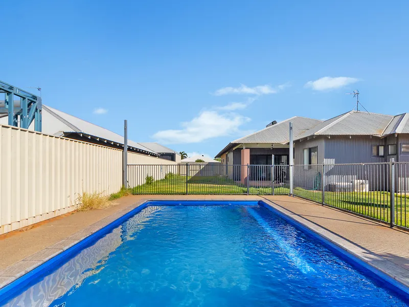 Side access, pool & basketball court