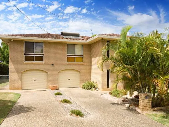 Beautiful 4 bedroom house with in ground pool!