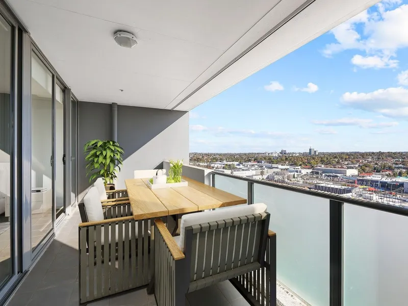 Luxury Contemporary Apartment with City Views in Prime Location!