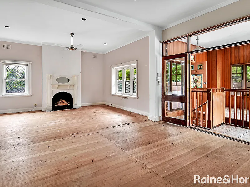 A Faded Gem - Bring Your Imagination & Your Toolbox