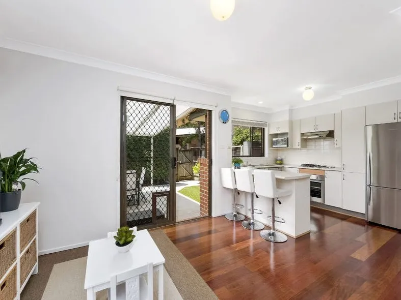 Superb 3 bedroom townhouse with courtyard