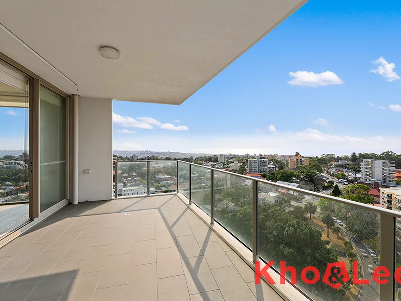 ONLINE AND PRIVATE INSPECTION AVAILABLE!!! EXECUTIVE APARTMENT WITH PRICELESS PANORAMIC HARBOUR VIEWS 