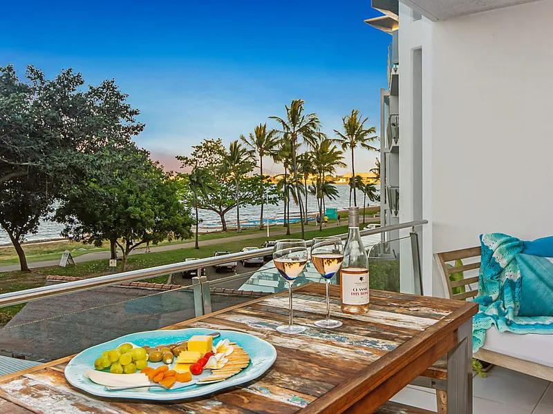 SLICE OF PARADISE STRAND SIDE