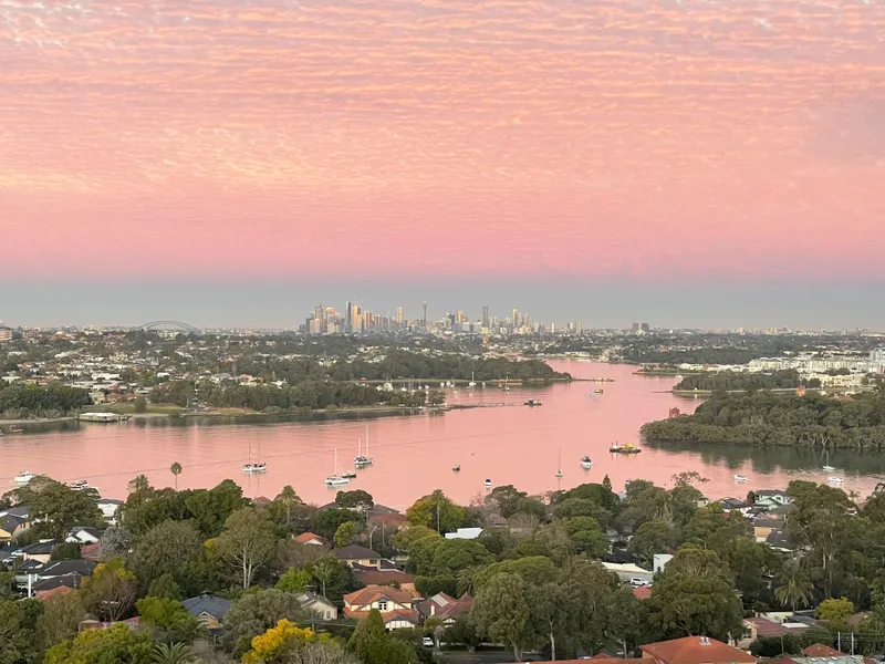 Stunning Water & City View with room size study can use as third bedroom