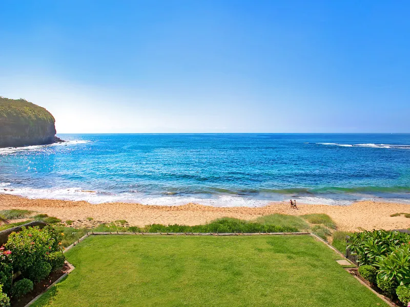 Absolute Beachfront Residence