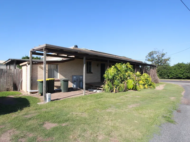 Large home close to North Bundaberg.