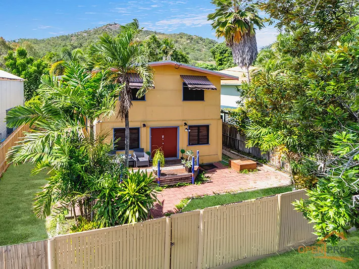 Huge Home & Stunning Swimming Pool