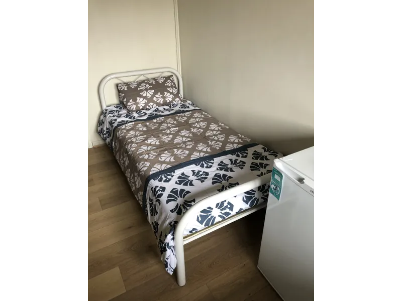 SHARED ACCOMMODATION!