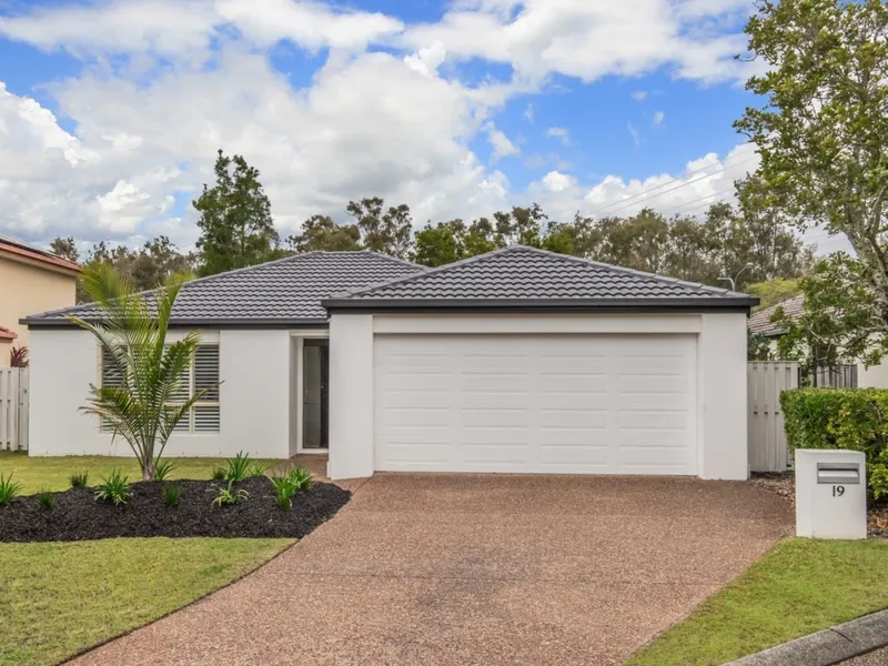 Single Storey with Four Bed in convenient location