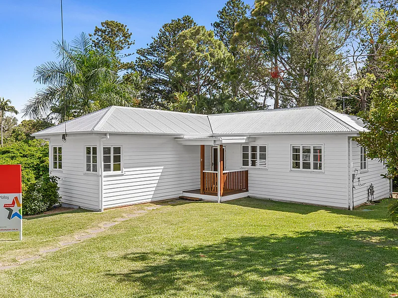 Low Maintenance Home Backing Directly onto Botanical Gardens with Absolute Privacy