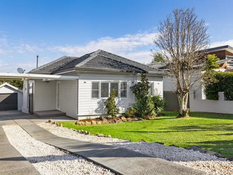 Fully Renovated Family Home in Prime Cul-de-Sac Putney Location on 860sqm Block