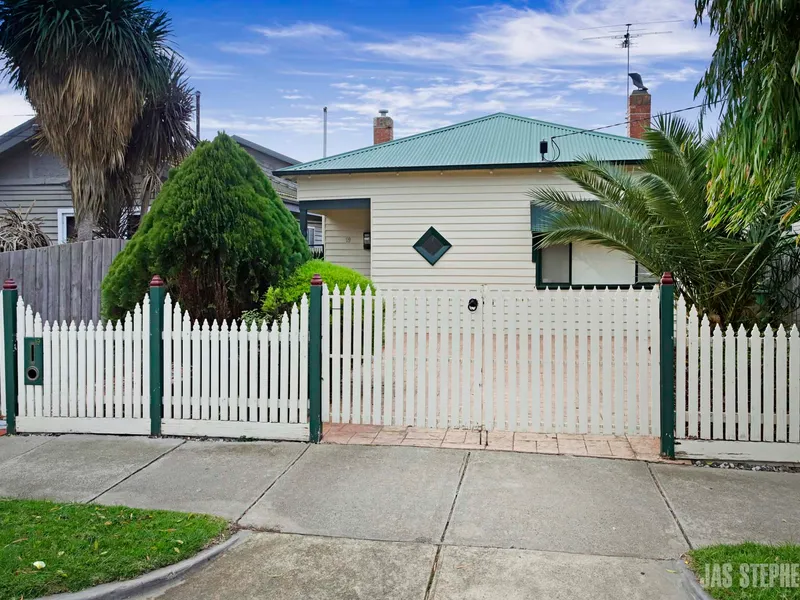 A vintage styled beauty!