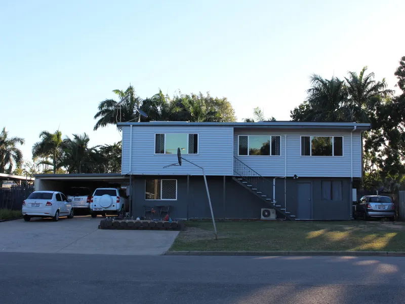 Classic Queenslander - Built in Downstairs 