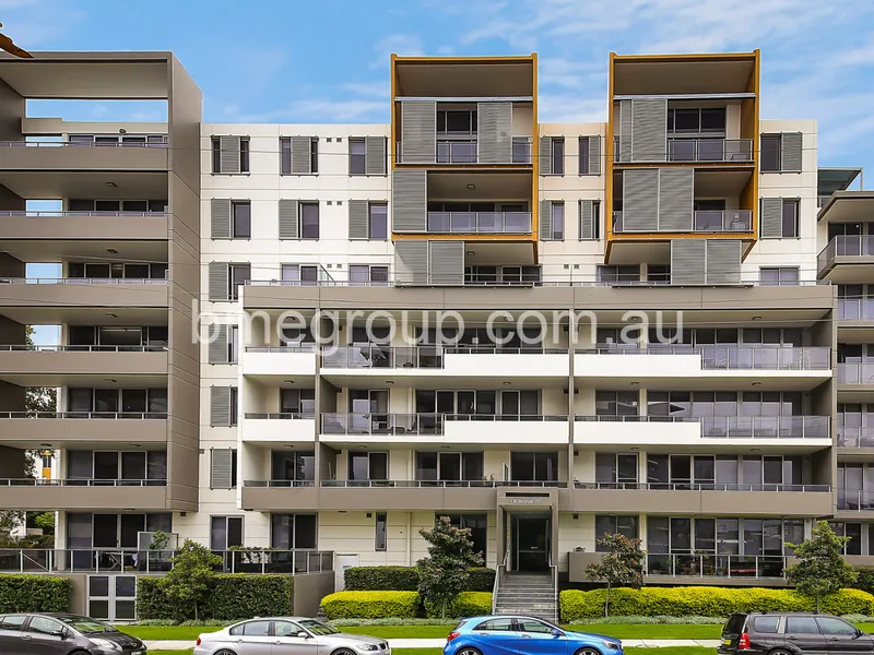 First Home Buyers and Savvy Investors Delight With Resort Style Living In Desirable Location!!!