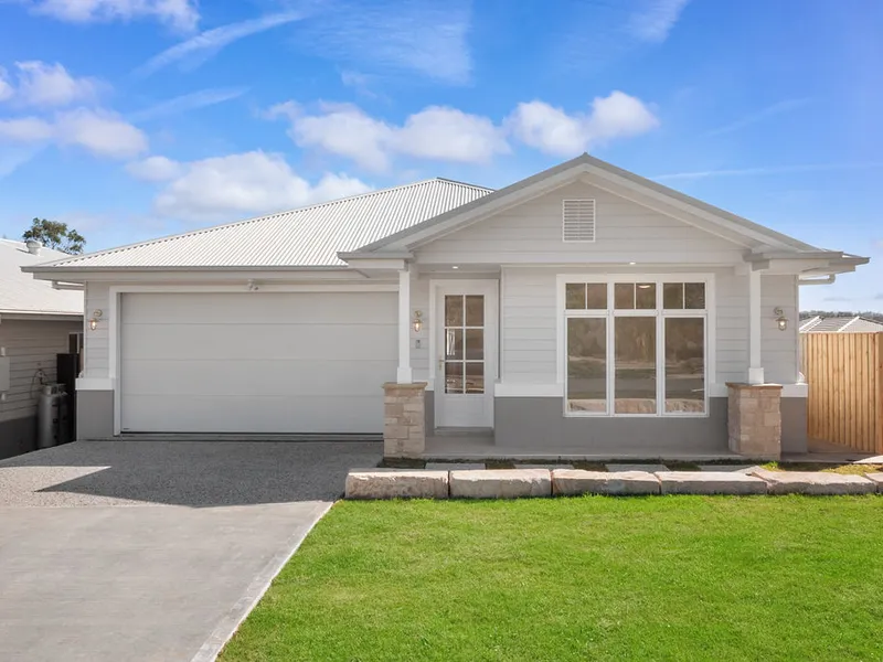 Custom Built Family Home in Redbank Estate