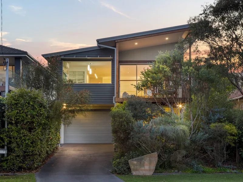 Experience the Front Row of Redhead