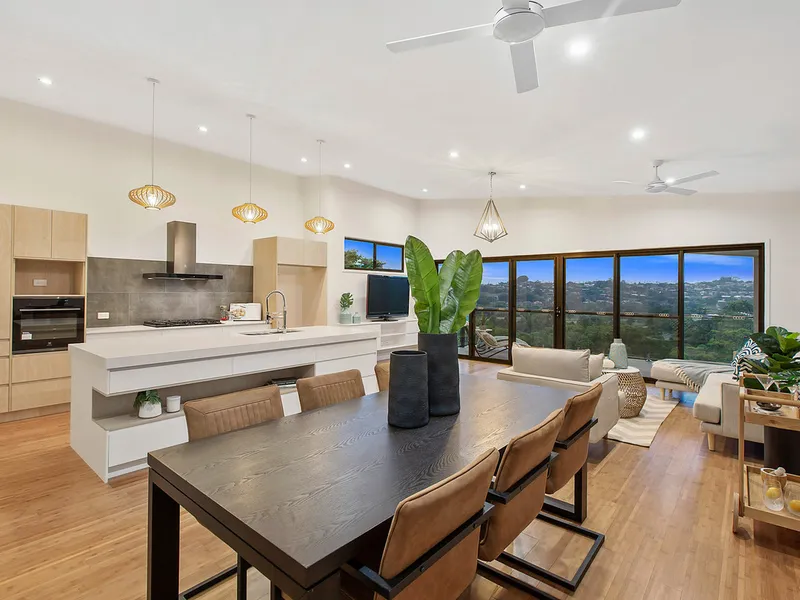 Modern Four Bedroom Home With Astonishing Views