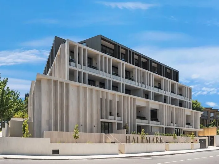 LUXURIOUS APARTMENT LIVING!