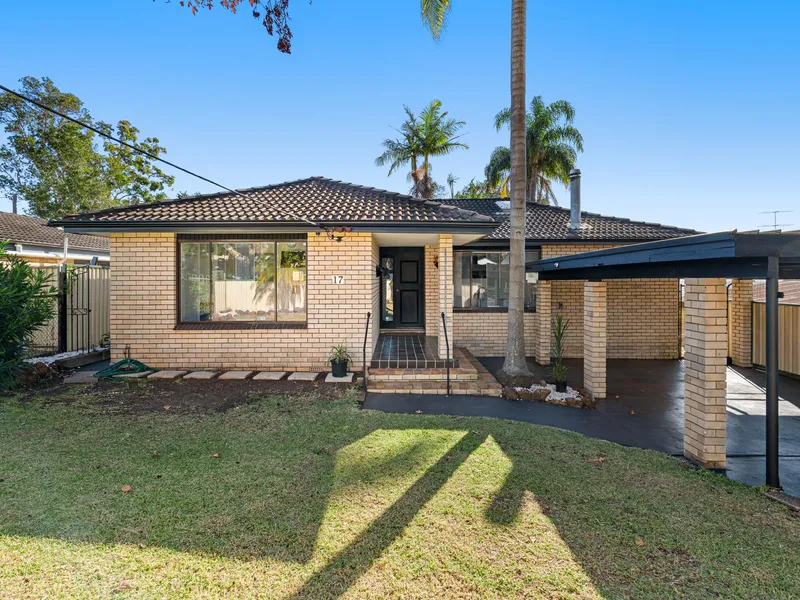 Poolside Single Level Stunner
