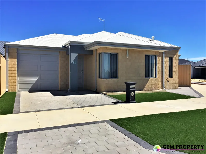 3x2 Easy Care Home - Great Location! Nest or Invest!