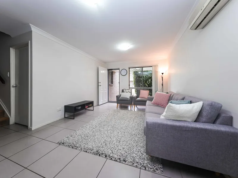 Three-bedroom townhouse simply needs to be seen!