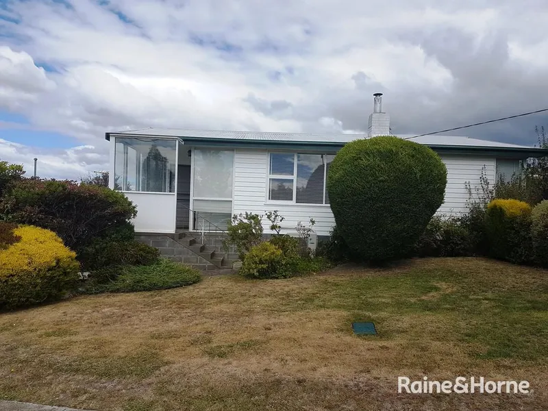 Neat and Tidy Three bedroom home
