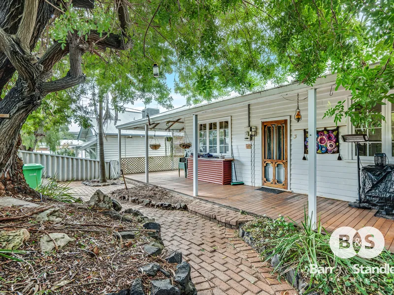 Charming 1930's home nestled on a 567sqm block - Located in the Tree Street Precinct