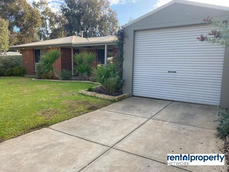 Nice size family home!!