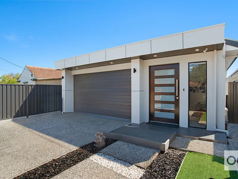 EXECUTIVE LIVING WITH SPACE, STYLE & SECURITY WITH A NORTHERLY REAR ASPECT 