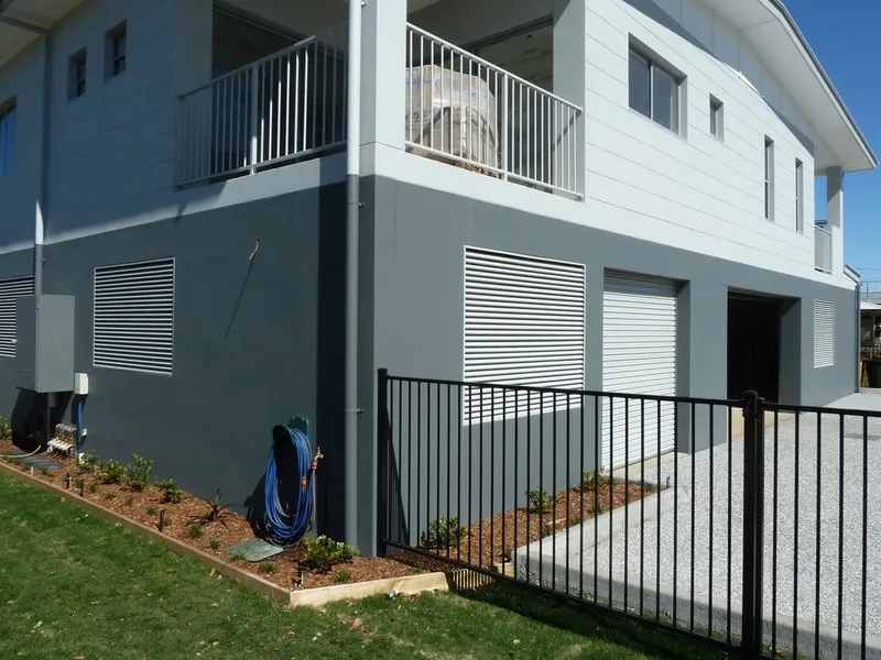 Modern Unit with Air-Conditioning & Balcony