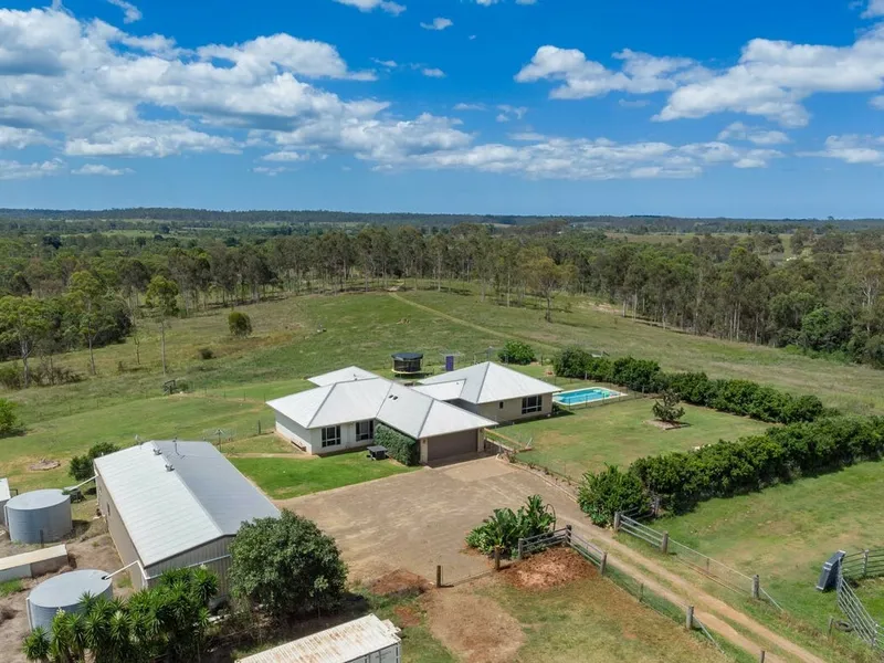 STUNNING 5 BEDROOMS WITH GRANNY FLAT IN ELECTRA