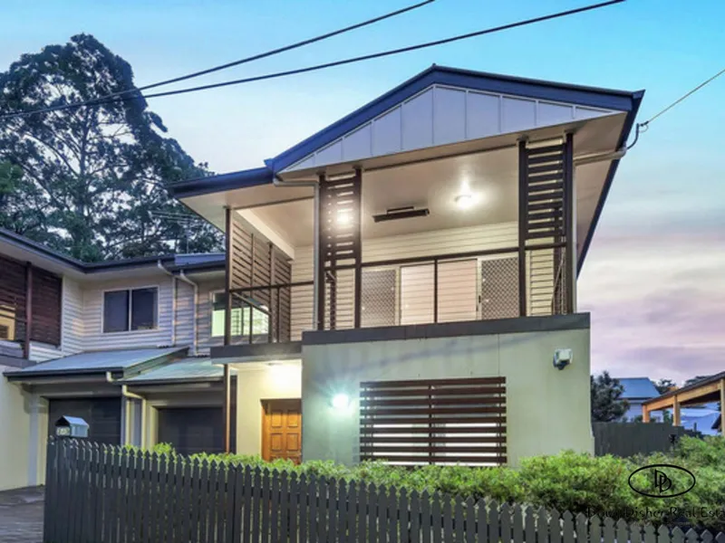 Executive style, inner city town home with views