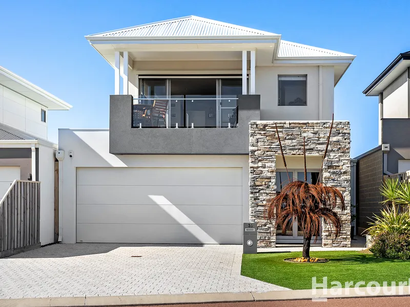 Perfection! Oceanfront and Modern with Sparkling Pool