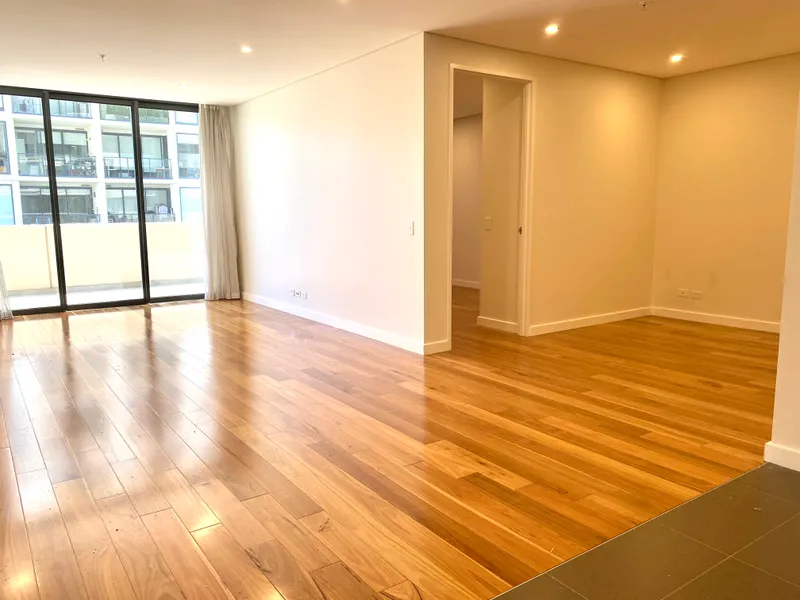 Spacious 1 bedroom + Study Area & Huge Balcony