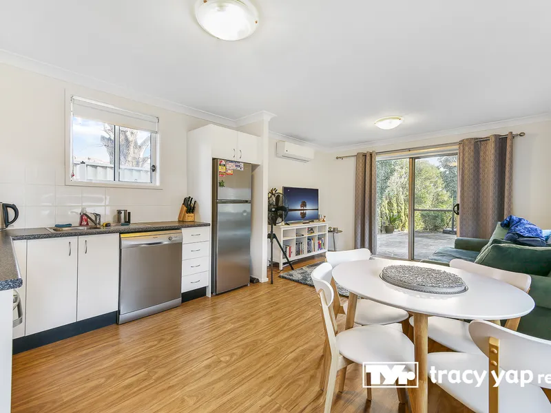 Conveniently located 2 Bedroom Granny Flat