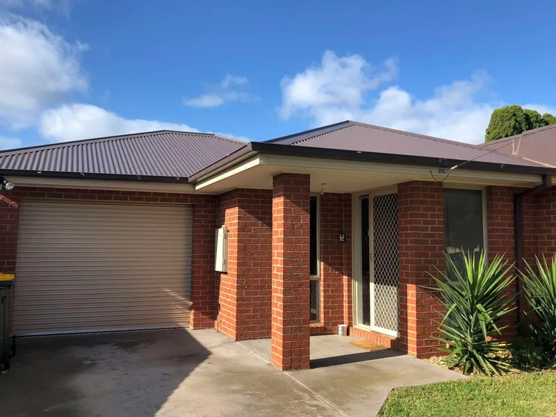 NEAT TOWNHOUSE IN QUIET LOCATION