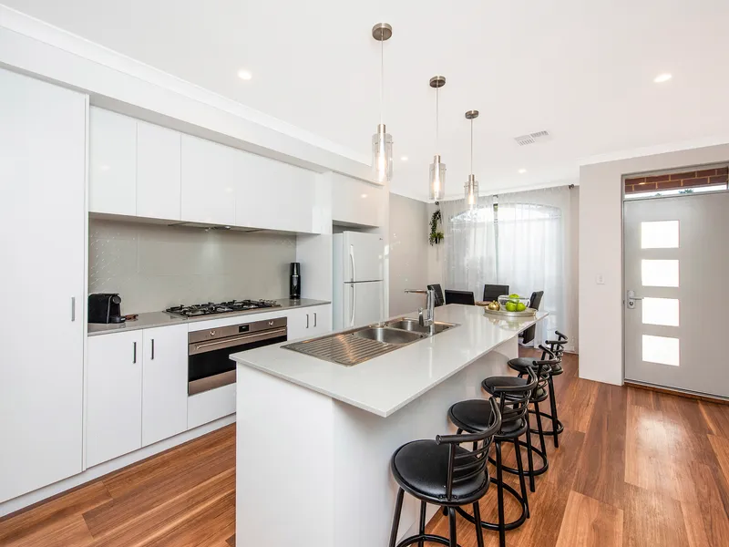 LOCATION, LOCATION - OPPORTUNITY KNOCKS! HOME OPEN SUN 13TH AUG 12.00PM - 12.30PM