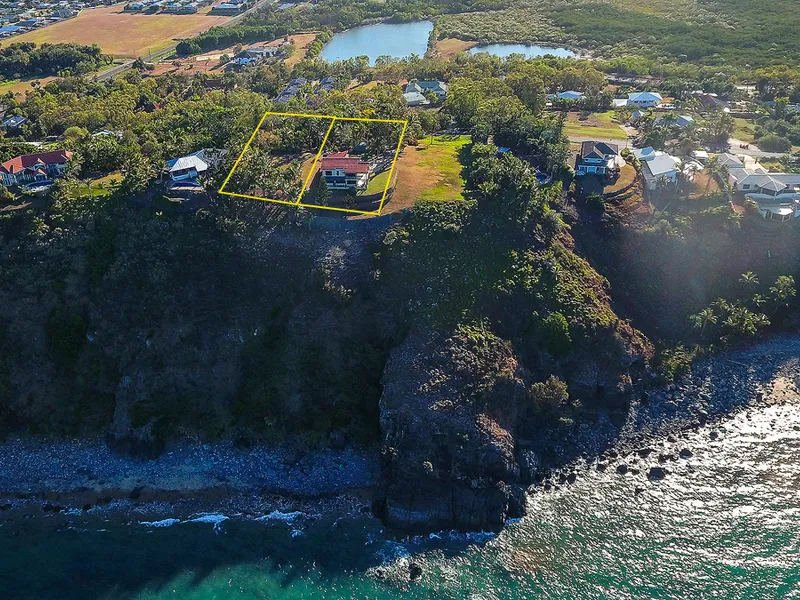 Exclusive Residence on 4,601m2 of Pristine Ocean Front Land
