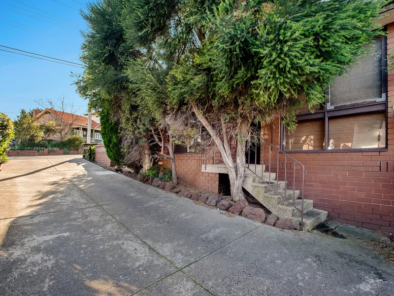 Light filled And Ideally Located